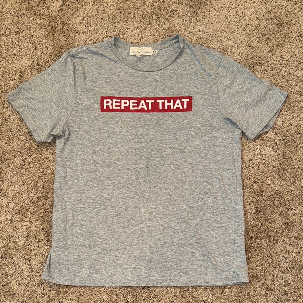 Cute H&M graphic tee shirt